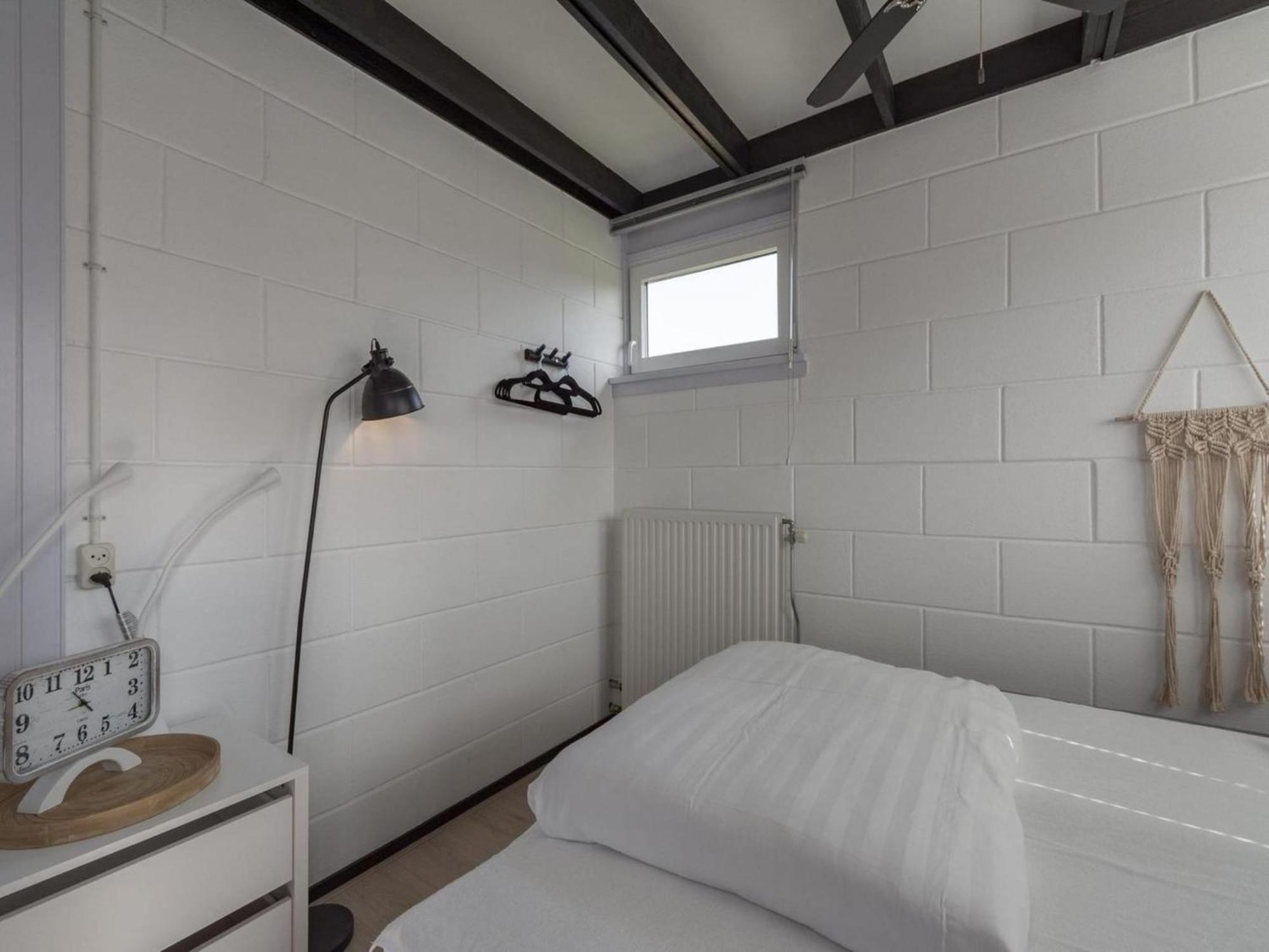 Attractive Bungalow With Modern Furnishings Sint Maartensvlotbrug Eksteriør billede